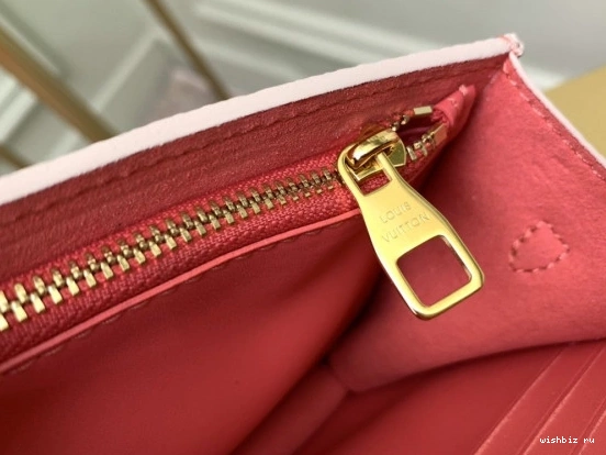 WIS WALLET CHAIN CROISETTE VUITTON LOUIS 1110